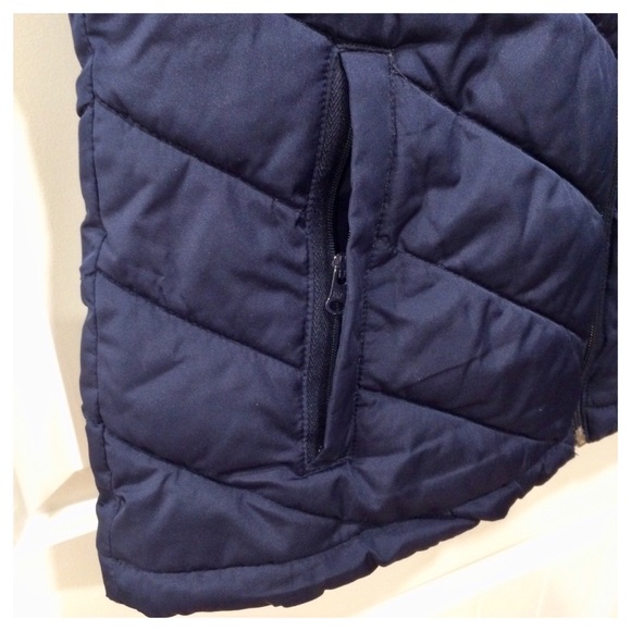 *HOST PICK* Lightweight Puffer Vest with Pockets | Navy | M - Picture 6 of 9